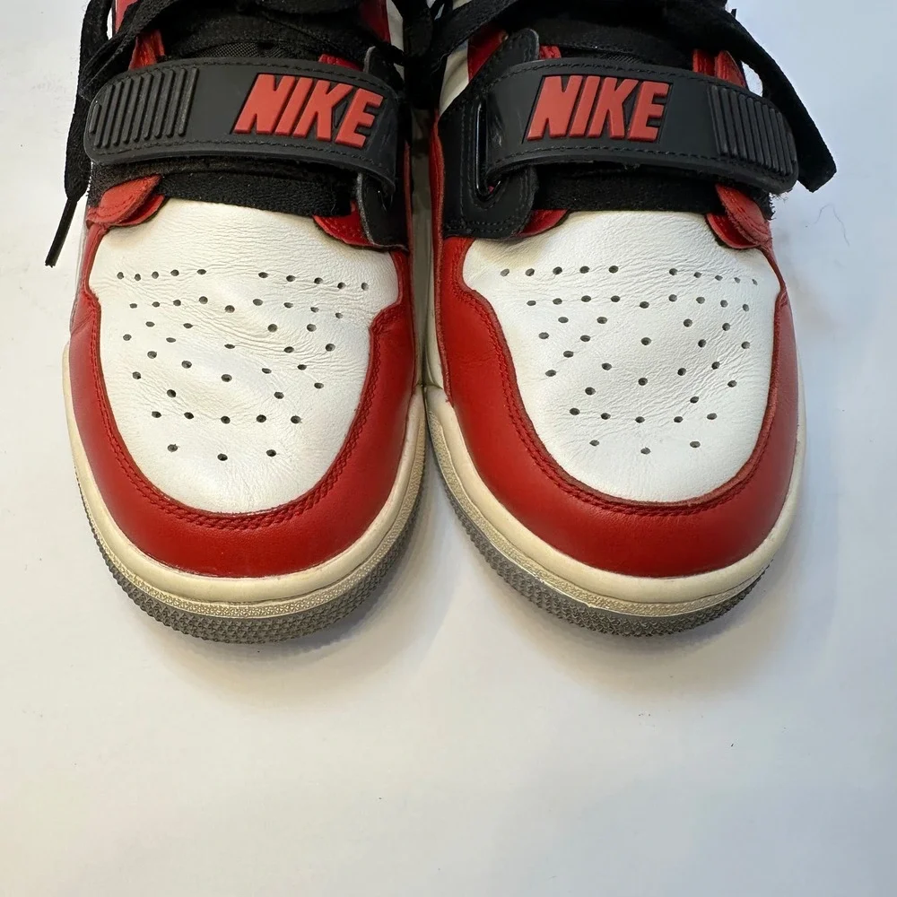 Jordan Legacy 312 Low Chicago Red White Black CD7069-106 Mens 9.5 Sneaker‎